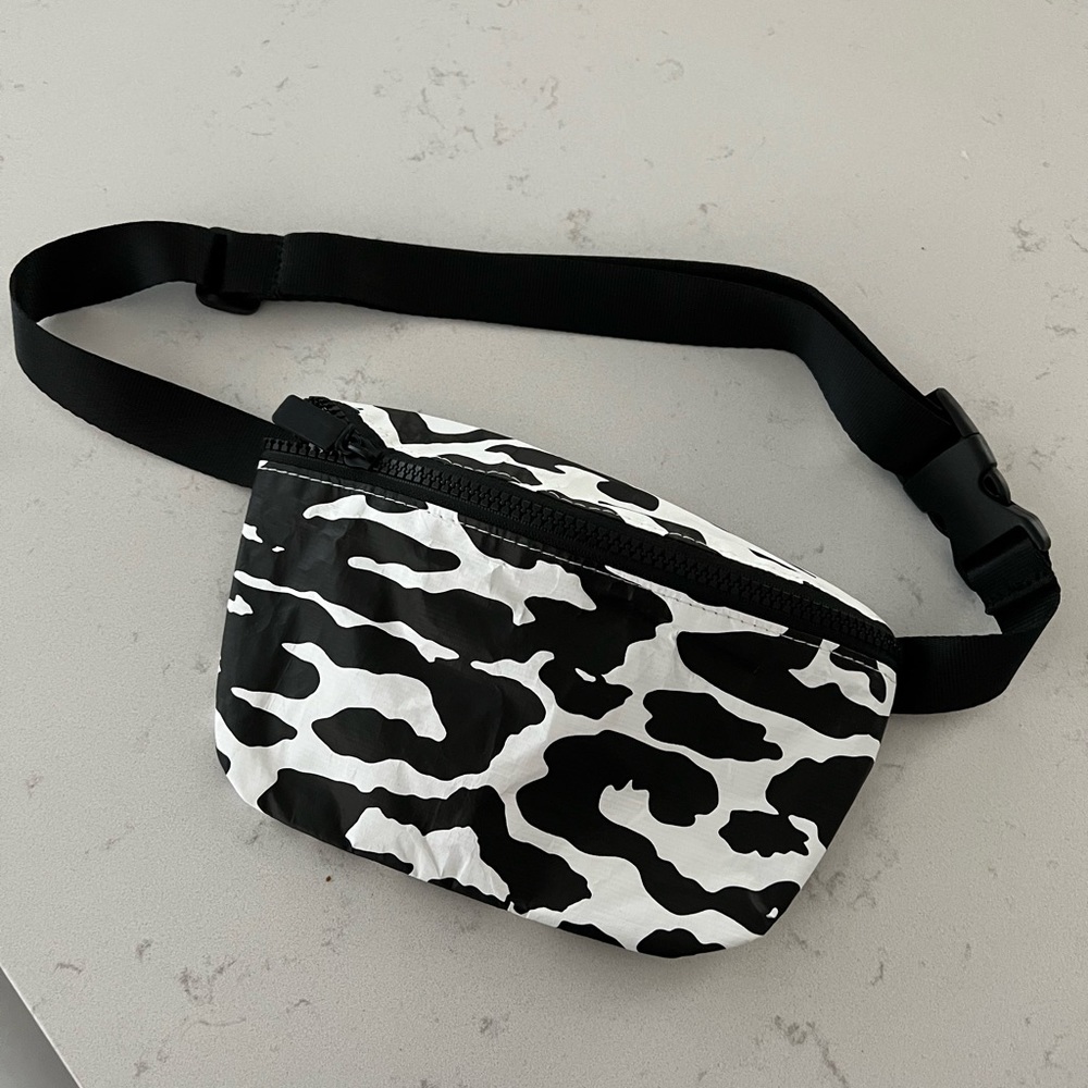 BNWT Aloha Collection Hip Pack